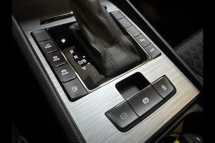 Škoda Superb Combi iV 218PK DSG HYBRID BUSINESS CAMERA/NAVI/STUURVERW.