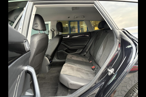 Volkswagen Arteon Shooting Brake 1.4 TSI eHybrid Elegance Business+ | Wegklapbare Trekhaak | Stoelverwarming | Stuurwielverwarming | Camera | Side Assist | Comfort stoelen elektrisch verstelbaar