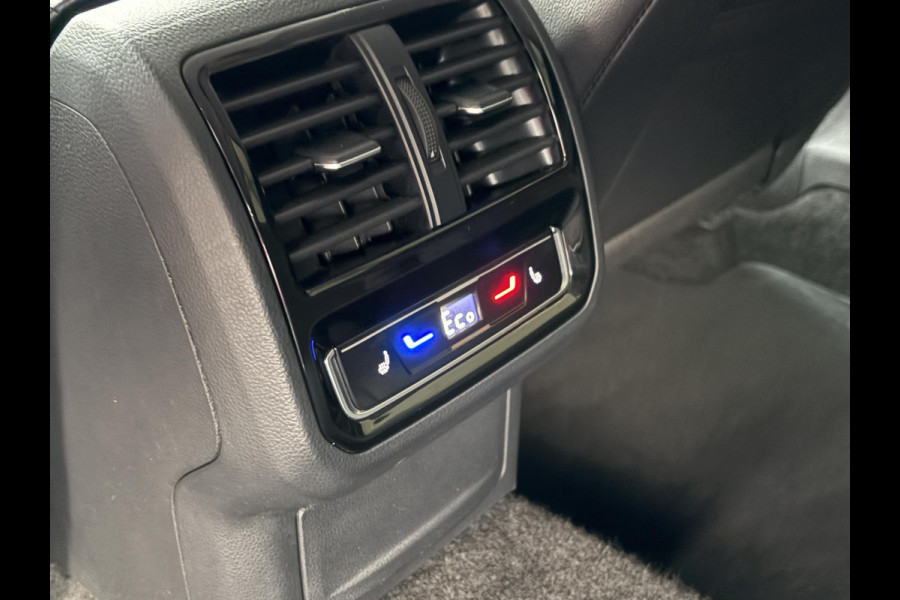 Volkswagen Arteon Shooting Brake 1.4 TSI eHybrid Elegance Business+ | Wegklapbare Trekhaak | Stoelverwarming | Stuurwielverwarming | Camera | Side Assist | Comfort stoelen elektrisch verstelbaar