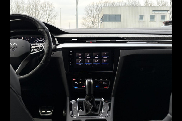 Volkswagen Arteon Shooting Brake 1.4 TSI eHybrid Elegance Business+ | Wegklapbare Trekhaak | Stoelverwarming | Stuurwielverwarming | Camera | Side Assist | Comfort stoelen elektrisch verstelbaar