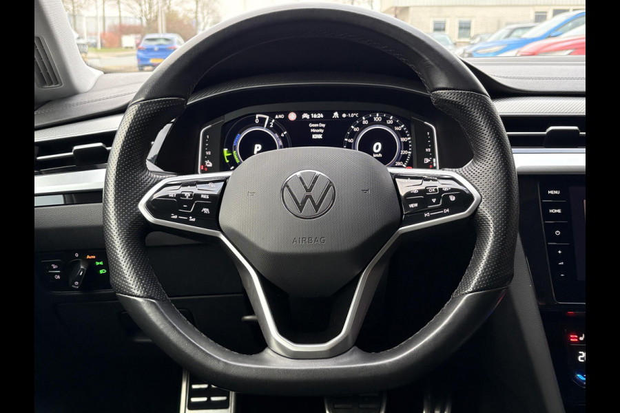 Volkswagen Arteon Shooting Brake 1.4 TSI eHybrid Elegance Business+ | Wegklapbare Trekhaak | Stoelverwarming | Stuurwielverwarming | Camera | Side Assist | Comfort stoelen elektrisch verstelbaar