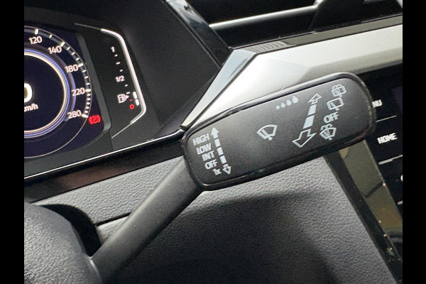 Volkswagen Arteon Shooting Brake 1.4 TSI eHybrid Elegance Business+ | Wegklapbare Trekhaak | Stoelverwarming | Stuurwielverwarming | Camera | Side Assist | Comfort stoelen elektrisch verstelbaar