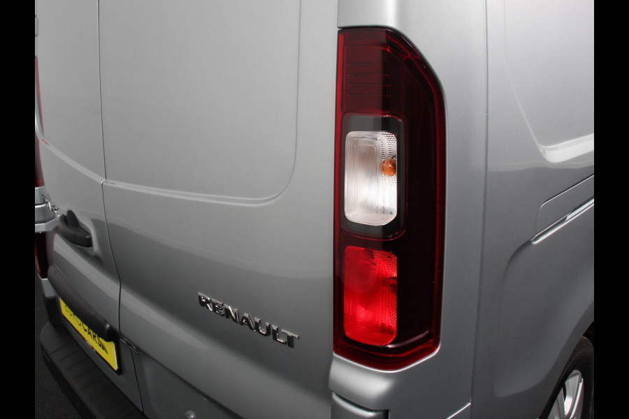 Renault Trafic 2.0 Blue dCi 110 T30 L2H1 Advance Navigatie Airco Lichtmetalen velgen Betimmering Trekhaak Parkeer sensoren Dab