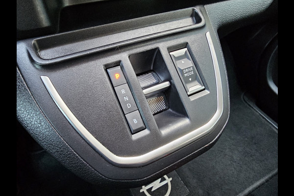 Opel Zafira-e Life L2H1 Innovation 75 kWh 8-persoons | 2x Schuifdeur | Trekhaak | Stoelverwarming | Camera | Navi |