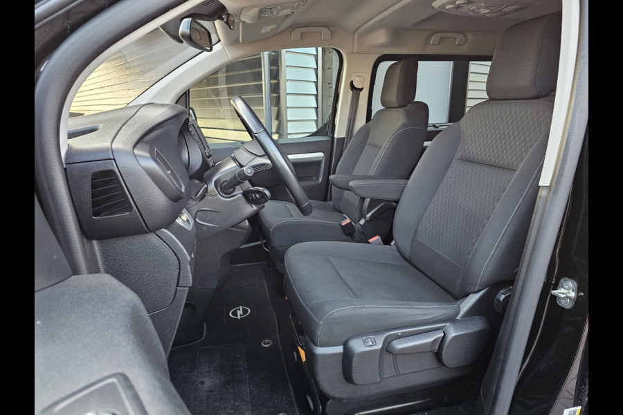 Opel Zafira-e Life L2H1 Innovation 75 kWh 8-persoons | 2x Schuifdeur | Trekhaak | Stoelverwarming | Camera | Navi |
