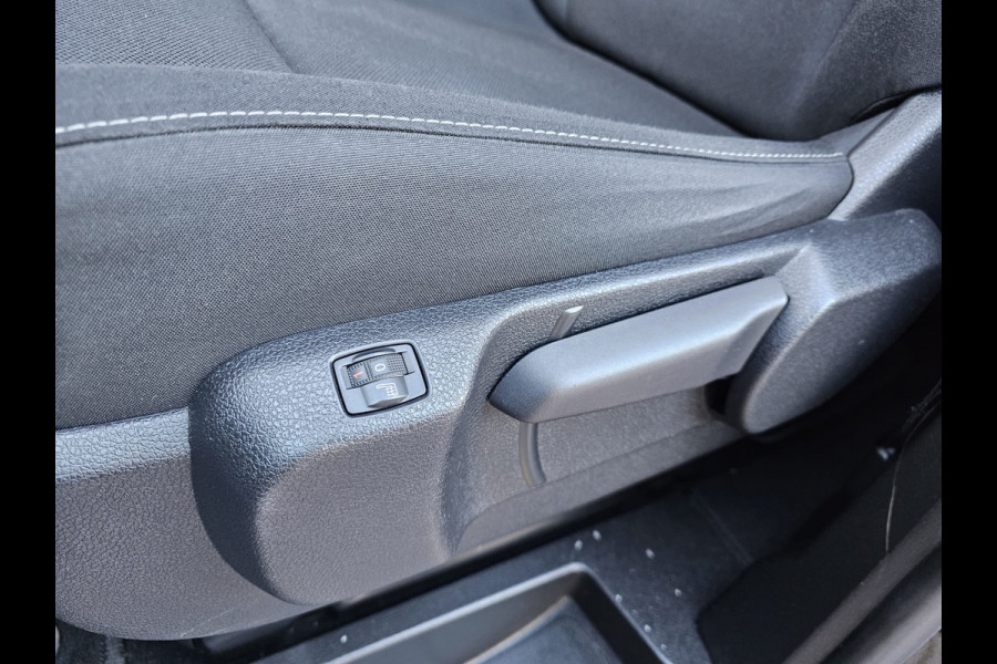 Opel Zafira-e Life L2H1 Innovation 75 kWh 8-persoons | 2x Schuifdeur | Trekhaak | Stoelverwarming | Camera | Navi |