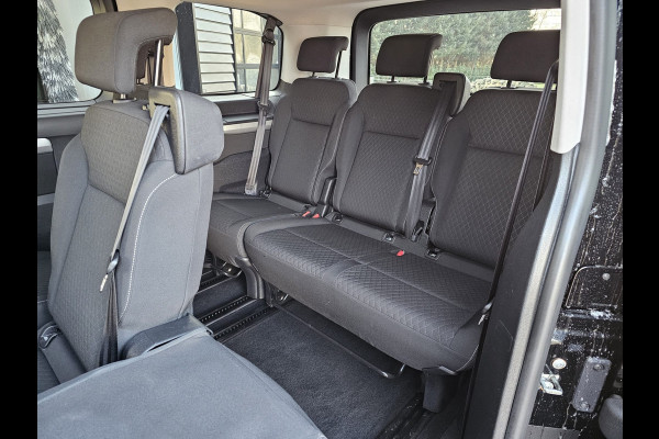 Opel Zafira-e Life L2H1 Innovation 75 kWh 8-persoons | 2x Schuifdeur | Trekhaak | Stoelverwarming | Camera | Navi |