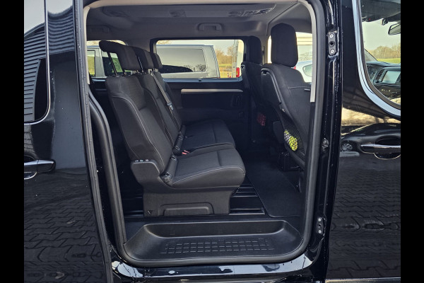 Opel Zafira-e Life L2H1 Innovation 75 kWh 8-persoons | 2x Schuifdeur | Trekhaak | Stoelverwarming | Camera | Navi |