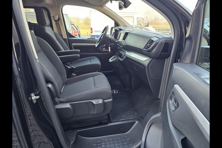 Opel Zafira-e Life L2H1 Innovation 75 kWh 8-persoons | 2x Schuifdeur | Trekhaak | Stoelverwarming | Camera | Navi |