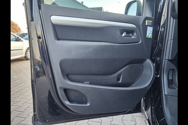 Opel Zafira-e Life L2H1 Innovation 75 kWh 8-persoons | 2x Schuifdeur | Trekhaak | Stoelverwarming | Camera | Navi |