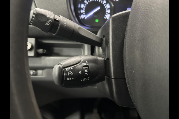 Citroën Jumpy 1.5 BlueHDi 100 M S&S Airco Cruise Control Carplay Navi Parkeerhulp achter 3-Zits
