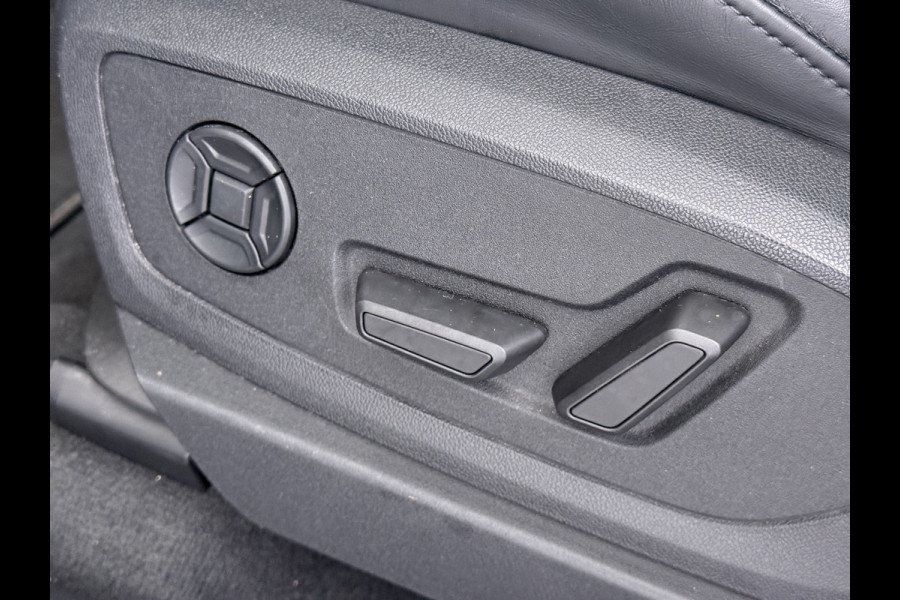 Audi e-tron 55 Quattro 95kWh Camera Panoramadak 2 Zijdes Laden Adap.Cruise Trekhaak Navi Ecc Leder Business Edition Plus SOH 91% Elek.Stoelen+Verwarmd Keyless Rijstrooksensor AWD 4WD Elek.Achterklep 1e Eigenaar Origineel Nederlandse Auto Dealeronderhouden