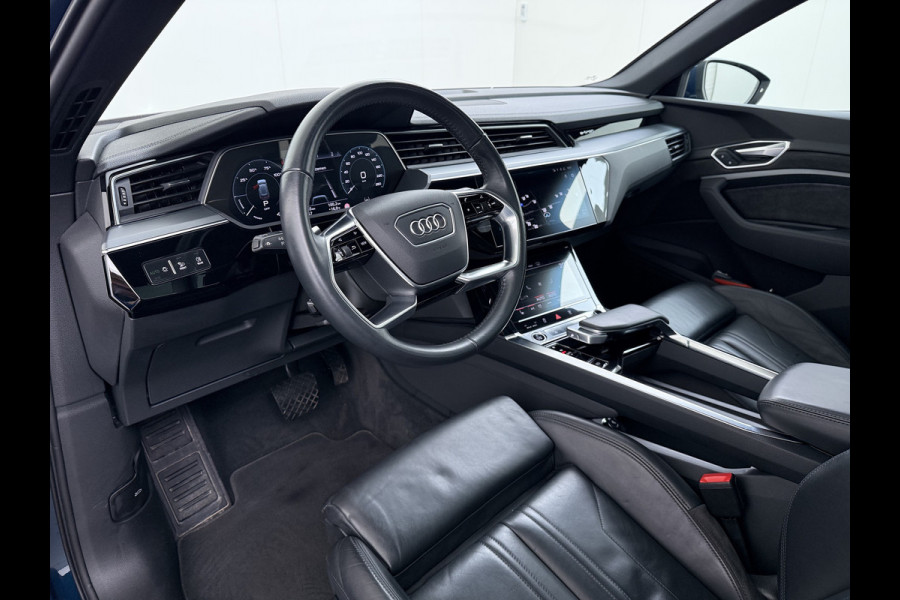 Audi e-tron 55 Quattro 95kWh Camera Panoramadak 2 Zijdes Laden Adap.Cruise Trekhaak Navi Ecc Leder Business Edition Plus SOH 91% Elek.Stoelen+Verwarmd Keyless Rijstrooksensor AWD 4WD Elek.Achterklep 1e Eigenaar Origineel Nederlandse Auto Dealeronderhouden