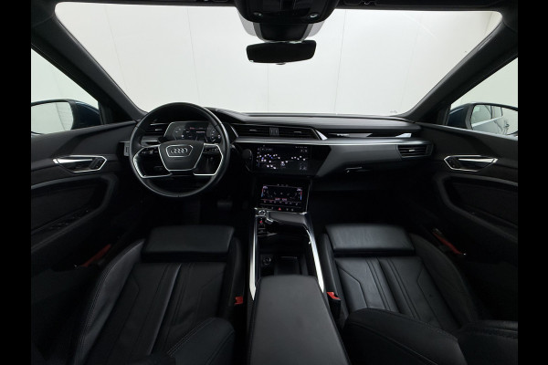 Audi e-tron 55 Quattro 95kWh Camera Panoramadak 2 Zijdes Laden Adap.Cruise Trekhaak Navi Ecc Leder Business Edition Plus SOH 91% Elek.Stoelen+Verwarmd Keyless Rijstrooksensor AWD 4WD Elek.Achterklep 1e Eigenaar Origineel Nederlandse Auto Dealeronderhouden