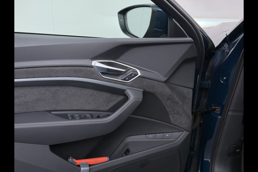 Audi e-tron 55 Quattro 95kWh Camera Panoramadak 2 Zijdes Laden Adap.Cruise Trekhaak Navi Ecc Leder Business Edition Plus SOH 91% Elek.Stoelen+Verwarmd Keyless Rijstrooksensor AWD 4WD Elek.Achterklep 1e Eigenaar Origineel Nederlandse Auto Dealeronderhouden