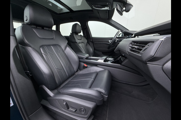 Audi e-tron 55 Quattro 95kWh Camera Panoramadak 2 Zijdes Laden Adap.Cruise Trekhaak Navi Ecc Leder Business Edition Plus SOH 91% Elek.Stoelen+Verwarmd Keyless Rijstrooksensor AWD 4WD Elek.Achterklep 1e Eigenaar Origineel Nederlandse Auto Dealeronderhouden