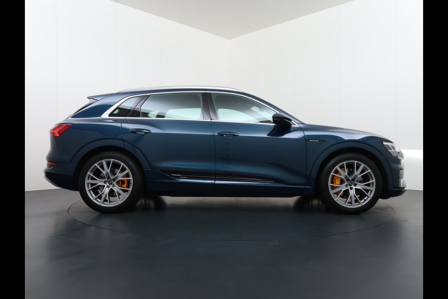Audi e-tron 55 Quattro 95kWh Camera Panoramadak 2 Zijdes Laden Adap.Cruise Trekhaak Navi Ecc Leder Business Edition Plus SOH 91% Elek.Stoelen+Verwarmd Keyless Rijstrooksensor AWD 4WD Elek.Achterklep 1e Eigenaar Origineel Nederlandse Auto Dealeronderhouden
