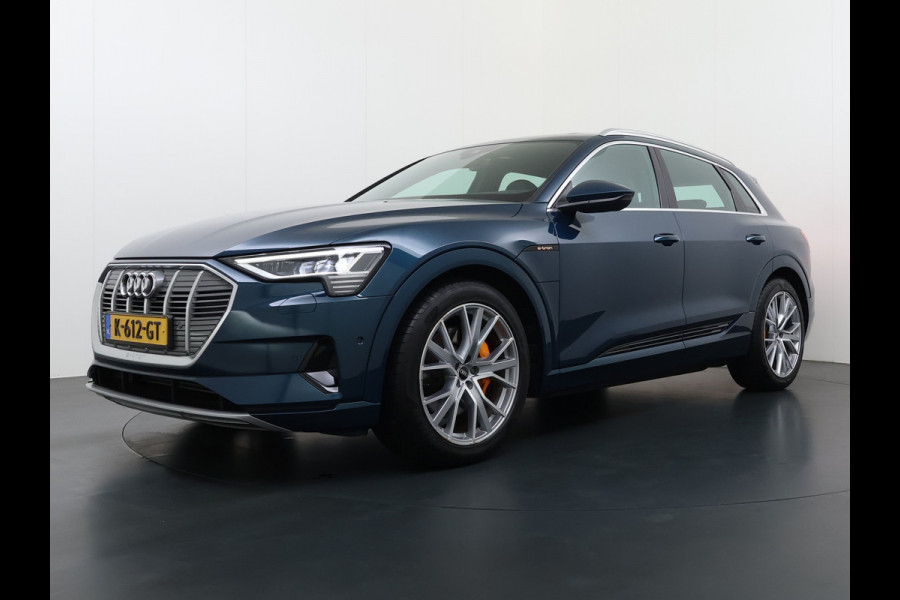 Audi e-tron 55 Quattro 95kWh Camera Panoramadak 2 Zijdes Laden Adap.Cruise Trekhaak Navi Ecc Leder Business Edition Plus SOH 91% Elek.Stoelen+Verwarmd Keyless Rijstrooksensor AWD 4WD Elek.Achterklep 1e Eigenaar Origineel Nederlandse Auto Dealeronderhouden