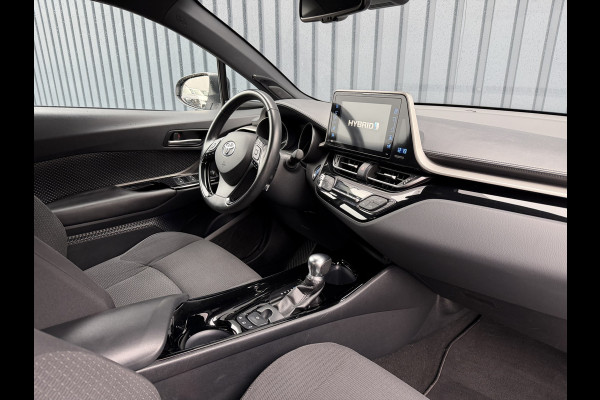 Toyota C-HR 1.8 Hybrid Bi-Tone | PDC V+A | JBL | LED | BSM | Zwarte Velgen | Rijklaar!!!