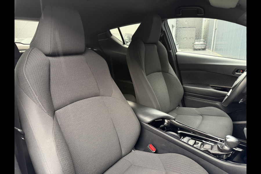 Toyota C-HR 1.8 Hybrid Bi-Tone | PDC V+A | JBL | LED | BSM | Zwarte Velgen | Rijklaar!!!