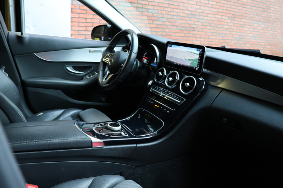 Mercedes-Benz C-Klasse Estate 180 Avantgarde | Inc BTW | Head-Up | Stoelverwarming | CarPlay | Lederen bekleding | Cruise control | F1 Flippers | Nieuwe APK | Dealer onderhouden | Facelift model