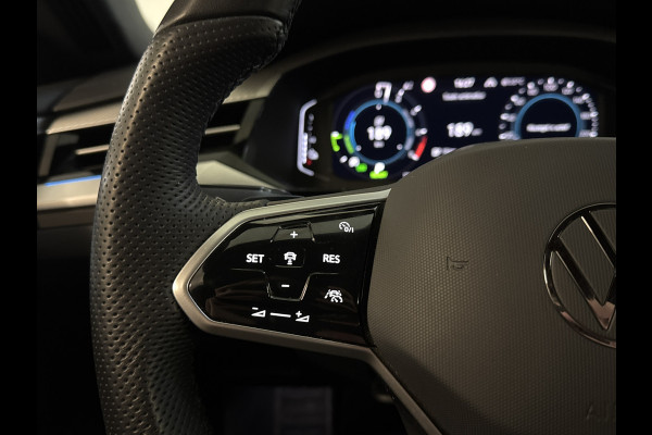 Volkswagen Arteon Shooting Brake eHYBRID 218PK DSG ELEGANCE BUSINESS+ TREKHAAK/NAVI/360CAMERA/LEDER Auto wordt verwacht!