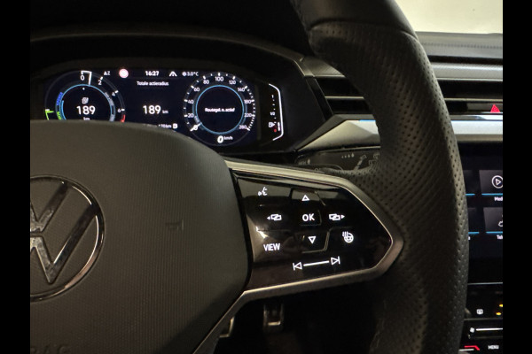 Volkswagen Arteon Shooting Brake eHYBRID 218PK DSG ELEGANCE BUSINESS+ TREKHAAK/NAVI/360CAMERA/LEDER Auto wordt verwacht!