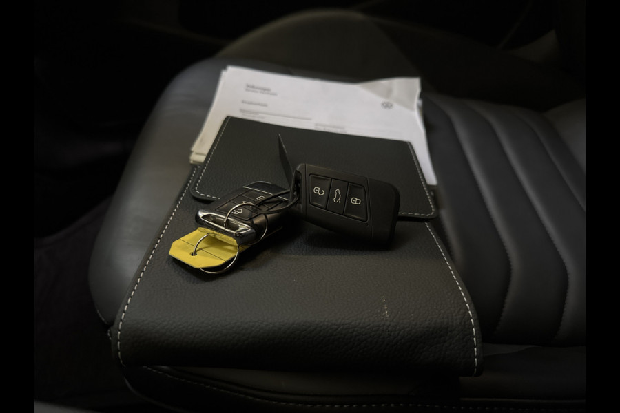 Volkswagen Arteon Shooting Brake eHYBRID 218PK DSG ELEGANCE BUSINESS+ TREKHAAK/NAVI/360CAMERA/LEDER Auto wordt verwacht!