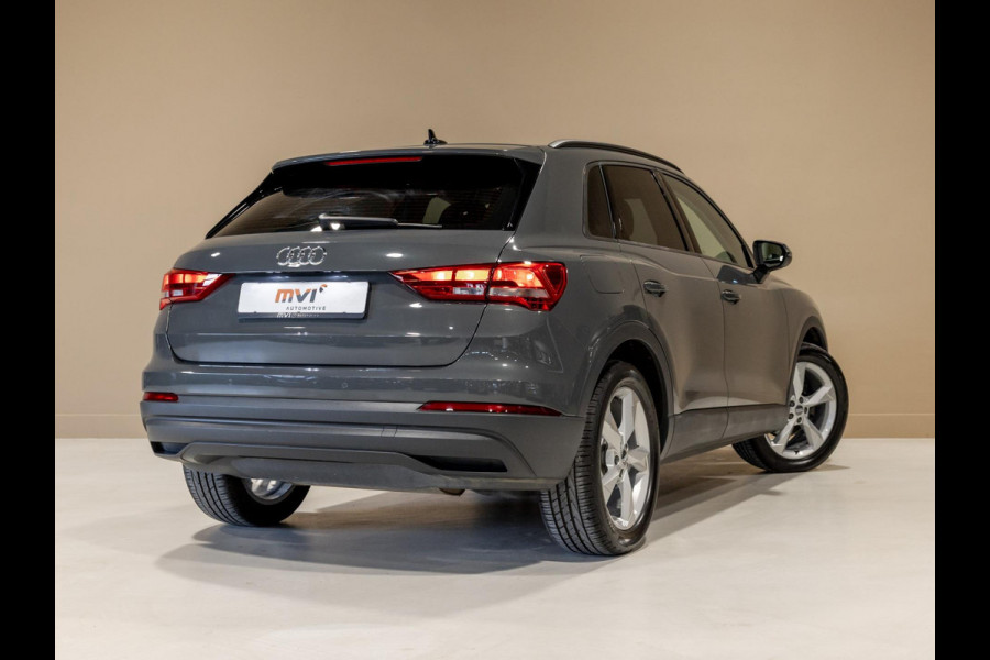 Audi Q3 35 TFSI Pro Line / 150pk / Stoelverwarming / Leder / Dodehoek herkenning /