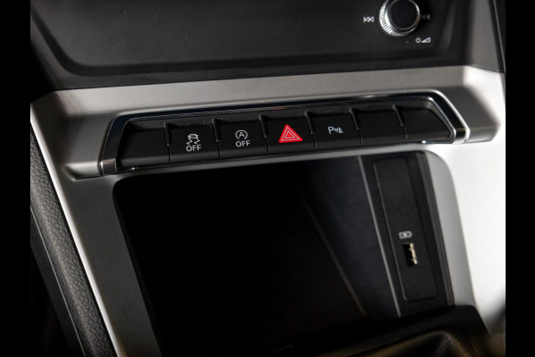Audi Q3 35 TFSI Pro Line / 150pk / Stoelverwarming / Leder / Dodehoek herkenning /