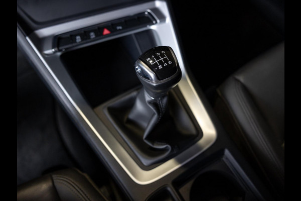 Audi Q3 35 TFSI Pro Line / 150pk / Stoelverwarming / Leder / Dodehoek herkenning /