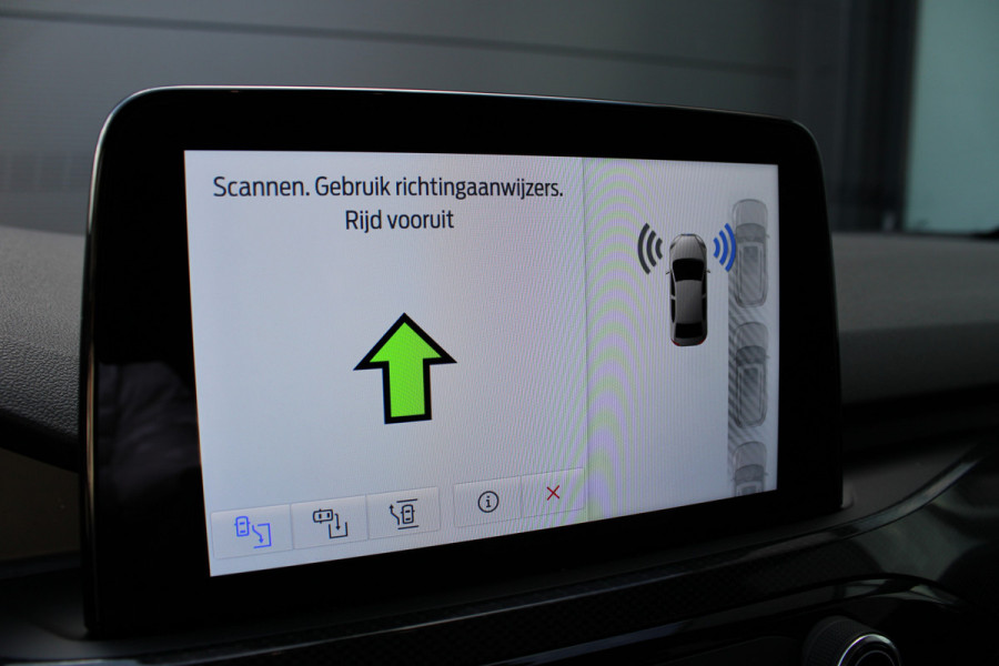 Ford Kuga 2.5 PHEV ST-Line | Trekhaak | Head-Up | BLIS | Adaptieve cruise