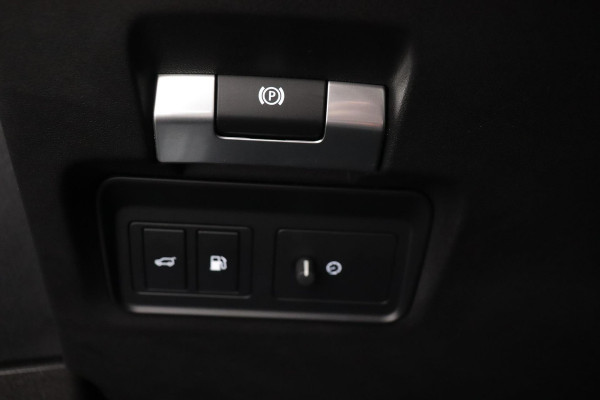 Land Rover Range Rover Evoque 1.5 P300e AWD(DealerOnderH, Navi, Stuur/stoelV, Camera, Trekhaak, Carplay, Etc)