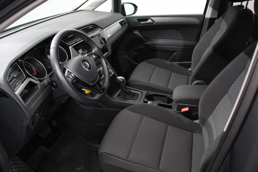 Volkswagen Touran 1.5 TSI 150pk DSG Comfortline 7p | Navigatie | Apple Carplay/Android Auto | Climate Control | Cruise Control Adaptive | Stoelverwarming | Parkeer sensoren