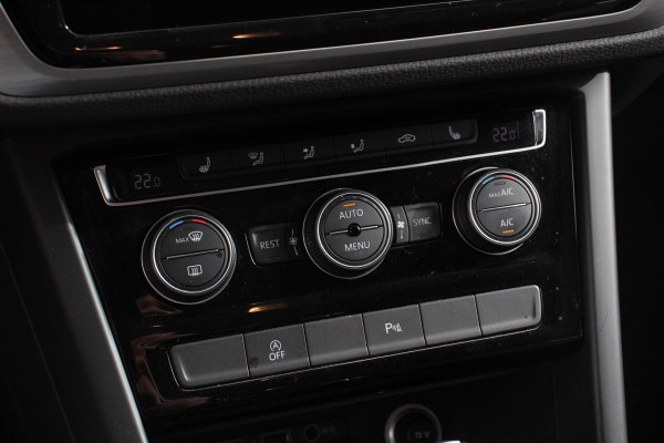 Volkswagen Touran 1.5 TSI 150pk DSG Comfortline 7p | Navigatie | Apple Carplay/Android Auto | Climate Control | Cruise Control Adaptive | Stoelverwarming | Parkeer sensoren