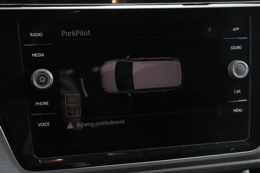 Volkswagen Touran 1.5 TSI 150pk DSG Comfortline 7p | Navigatie | Apple Carplay/Android Auto | Climate Control | Cruise Control Adaptive | Stoelverwarming | Parkeer sensoren