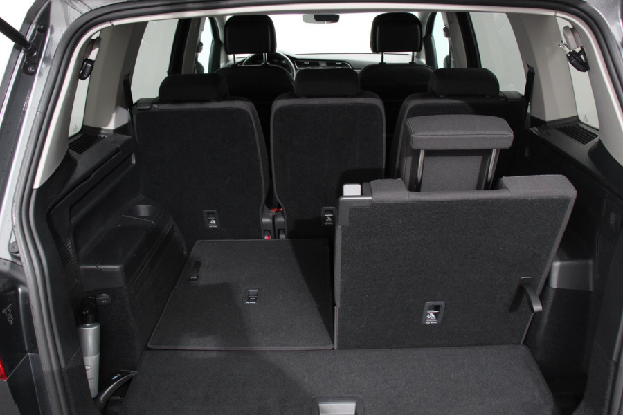 Volkswagen Touran 1.5 TSI 150pk DSG Comfortline 7p | Navigatie | Apple Carplay/Android Auto | Climate Control | Cruise Control Adaptive | Stoelverwarming | Parkeer sensoren