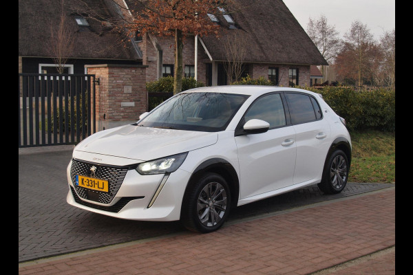 Peugeot e-208 EV Blue Lease Allure 50 kWh | SOH 90% | Camera | Cruise Control | Apple Carplay | NL-Auto |