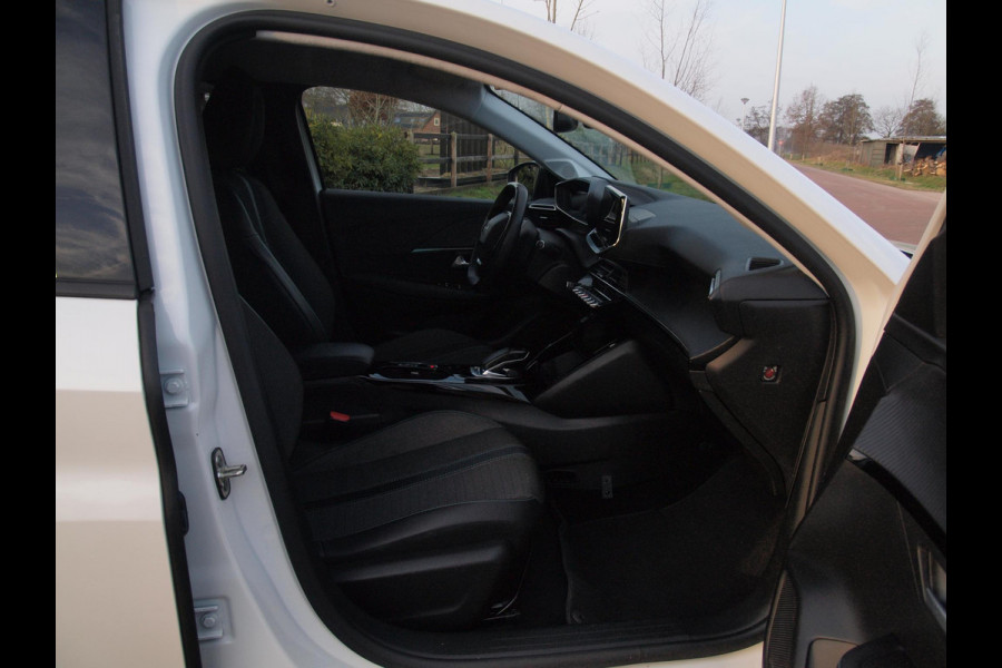Peugeot e-208 EV Blue Lease Allure 50 kWh | SOH 90% | Camera | Cruise Control | Apple Carplay | NL-Auto |
