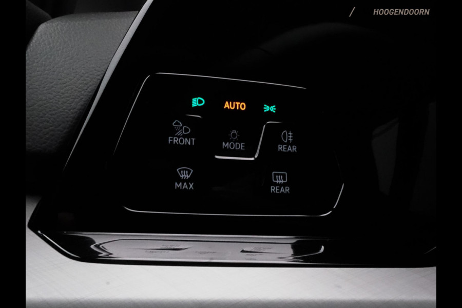 Volkswagen Golf 1.5 TSI Life Business Sport (ALCANTARA,PANORAMA-SCHUIFDAK,MEMORY STOELEN,ADAPTIVE CRUISE,SFEERVERLICHTING,CAMERA)