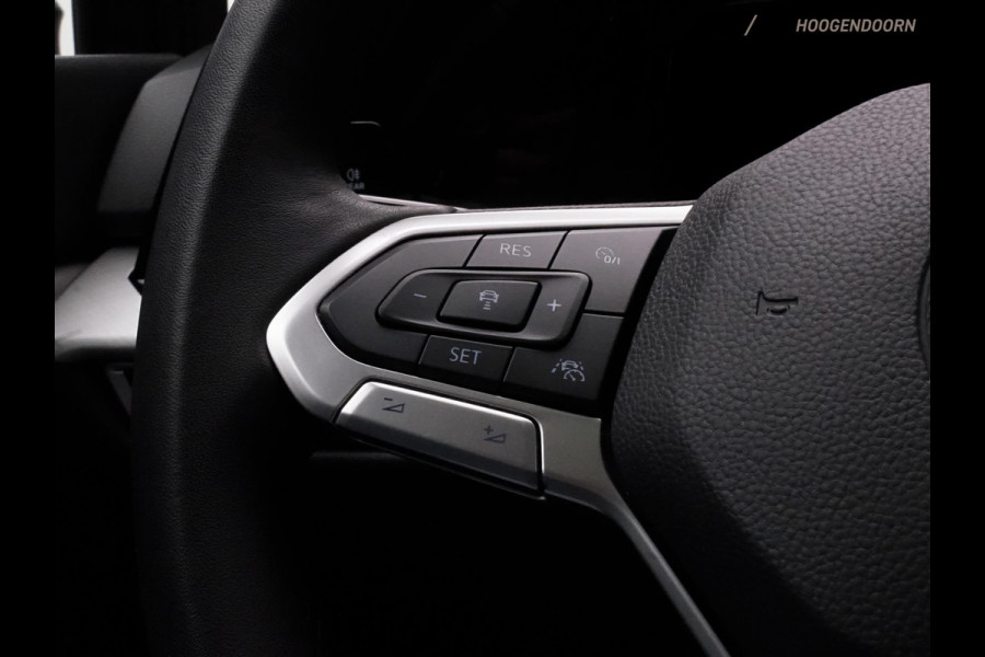 Volkswagen Golf 1.5 TSI Life Business Sport (ALCANTARA,PANORAMA-SCHUIFDAK,MEMORY STOELEN,ADAPTIVE CRUISE,SFEERVERLICHTING,CAMERA)