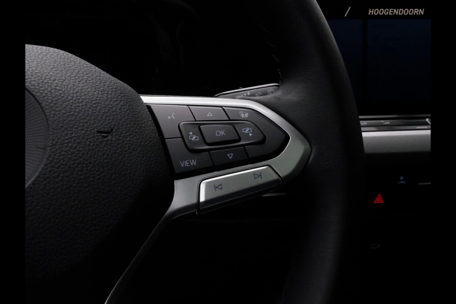 Volkswagen Golf 1.5 TSI Life Business Sport (ALCANTARA,PANORAMA-SCHUIFDAK,MEMORY STOELEN,ADAPTIVE CRUISE,SFEERVERLICHTING,CAMERA)