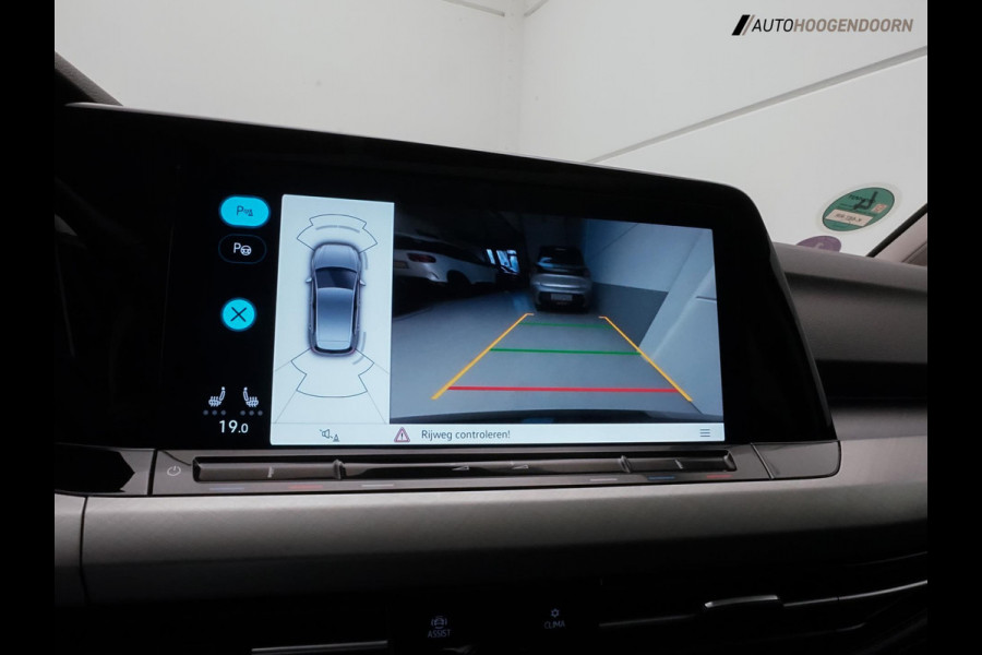 Volkswagen Golf 1.5 TSI Life Business Sport (ALCANTARA,PANORAMA-SCHUIFDAK,MEMORY STOELEN,ADAPTIVE CRUISE,SFEERVERLICHTING,CAMERA)