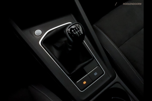 Volkswagen Golf 1.5 TSI Life Business Sport (ALCANTARA,PANORAMA-SCHUIFDAK,MEMORY STOELEN,ADAPTIVE CRUISE,SFEERVERLICHTING,CAMERA)