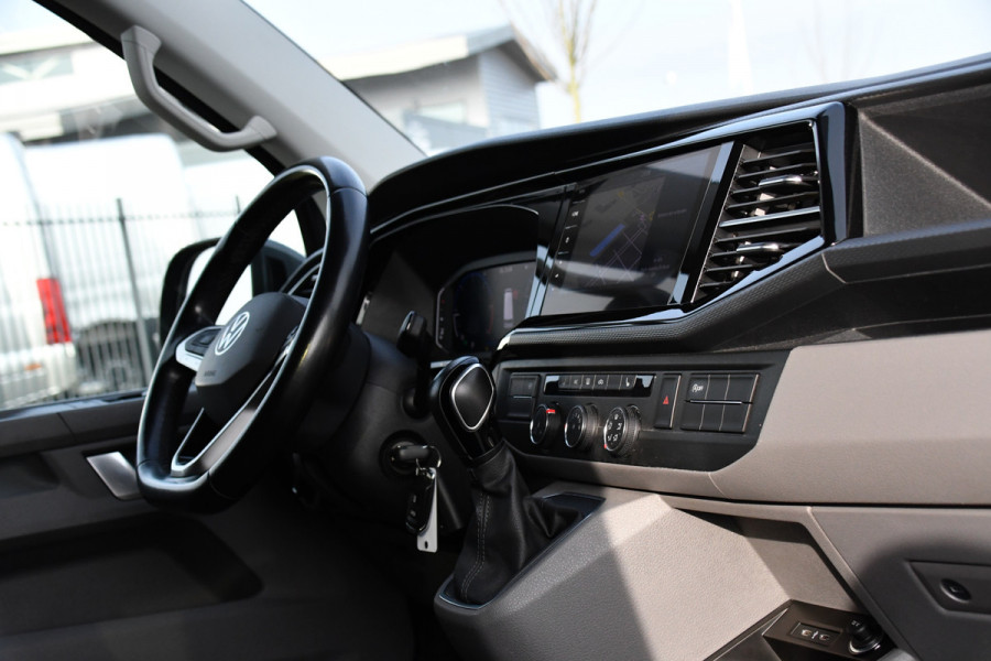 Volkswagen Transporter 2.0 TDI L2H1 32 DC Bulli Virtual, Adaptieve Cruise, Carplay, LED, 150pk, Automaat, Sensoren, Uniek!