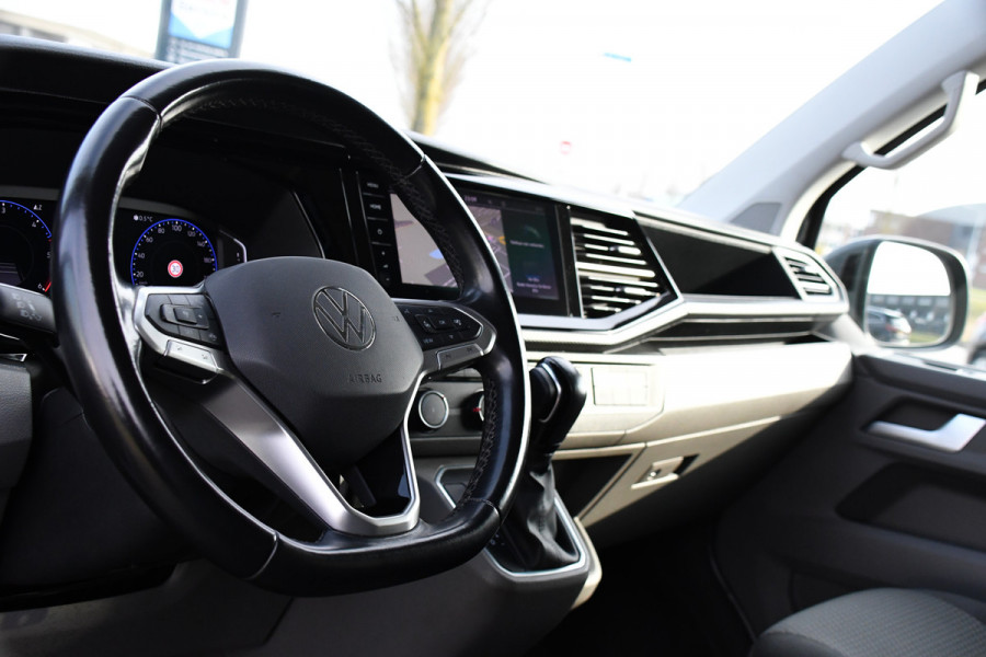 Volkswagen Transporter 2.0 TDI L2H1 32 DC Bulli Virtual, Adaptieve Cruise, Carplay, LED, 150pk, Automaat, Sensoren, Uniek!