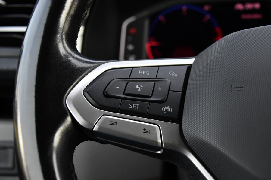 Volkswagen Transporter 2.0 TDI L2H1 32 DC Bulli Virtual, Adaptieve Cruise, Carplay, LED, 150pk, Automaat, Sensoren, Uniek!