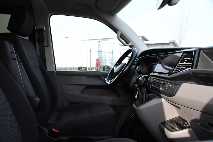 Volkswagen Transporter 2.0 TDI L2H1 32 DC Bulli Virtual, Adaptieve Cruise, Carplay, LED, 150pk, Automaat, Sensoren, Uniek!