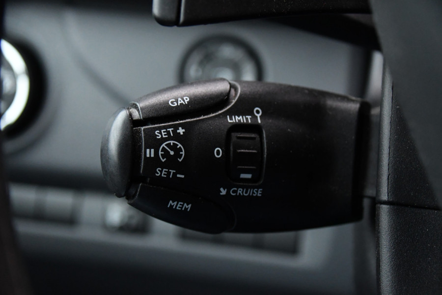 Peugeot Expert 2.0 BlueHDI 180 L3 DC PB Edition 360 Camera, Cruise, Carplay, 177pk, Clima, Head-up, Automaat 2 x Schuifdeur, NAVI, Uniek!