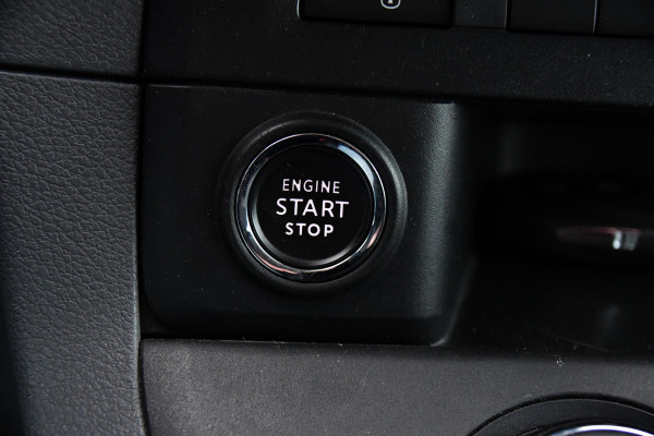 Peugeot Expert 2.0 BlueHDI 180 L3 DC PB Edition 360 Camera, Cruise, Carplay, 177pk, Clima, Head-up, Automaat 2 x Schuifdeur, NAVI, Uniek!